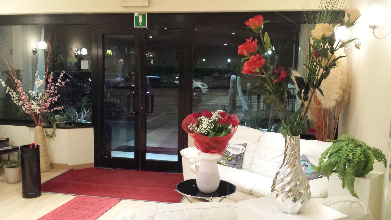 Hotel Provenza Вентимиля Екстериор снимка