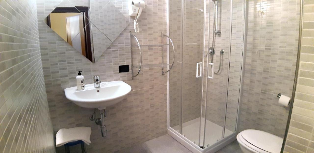 Hotel Provenza Вентимиля Екстериор снимка