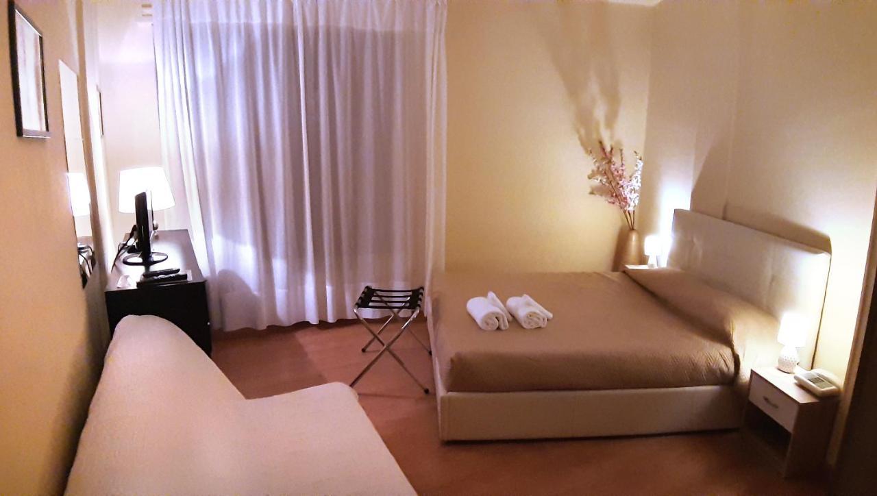 Hotel Provenza Вентимиля Екстериор снимка