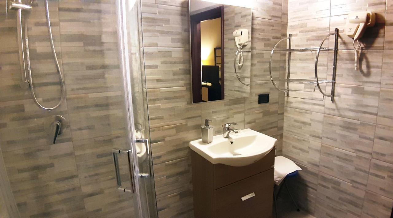 Hotel Provenza Вентимиля Екстериор снимка